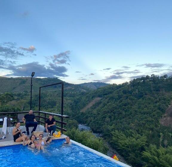 פנסיון Campestre El Triunfo