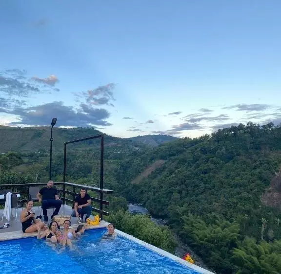 ペンション Campestre El Triunfo