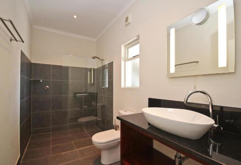 بنسيون Montrose Guesthouse