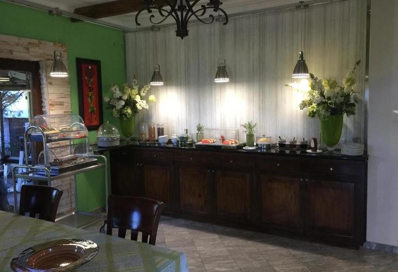 بنسيون Montrose Guesthouse