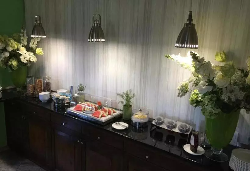 Majatalo Montrose Guesthouse