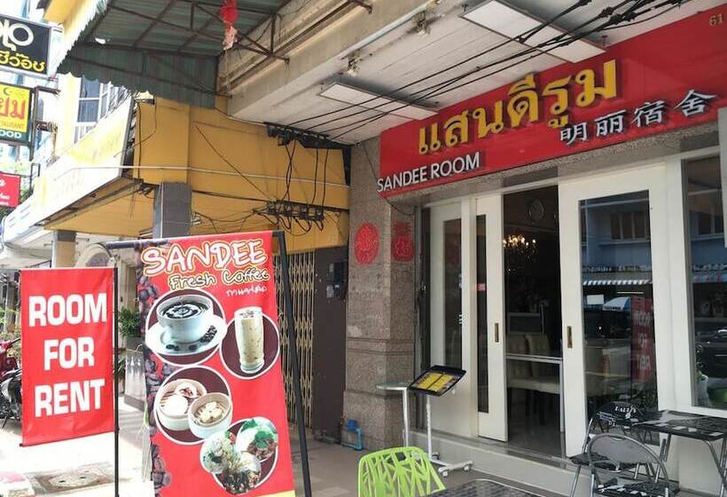 פנסיון Sandee Room