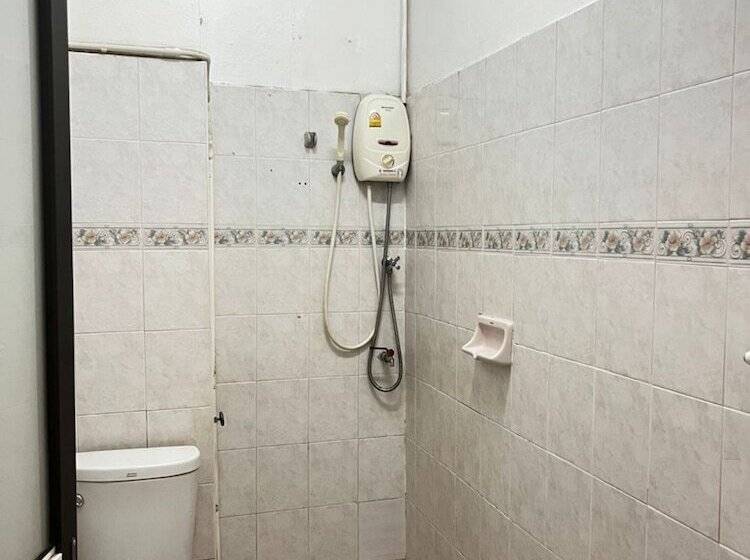 פנסיון Sandee Room