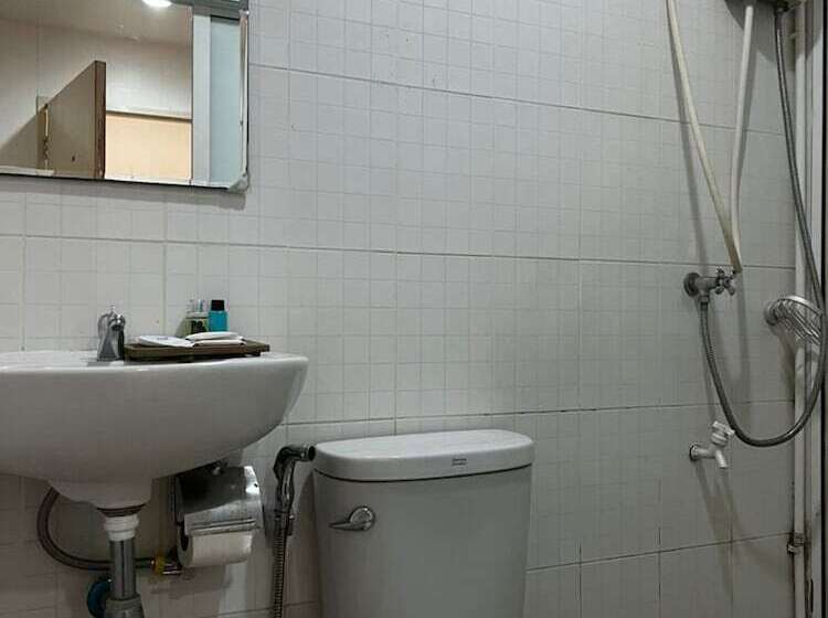 פנסיון Sandee Room