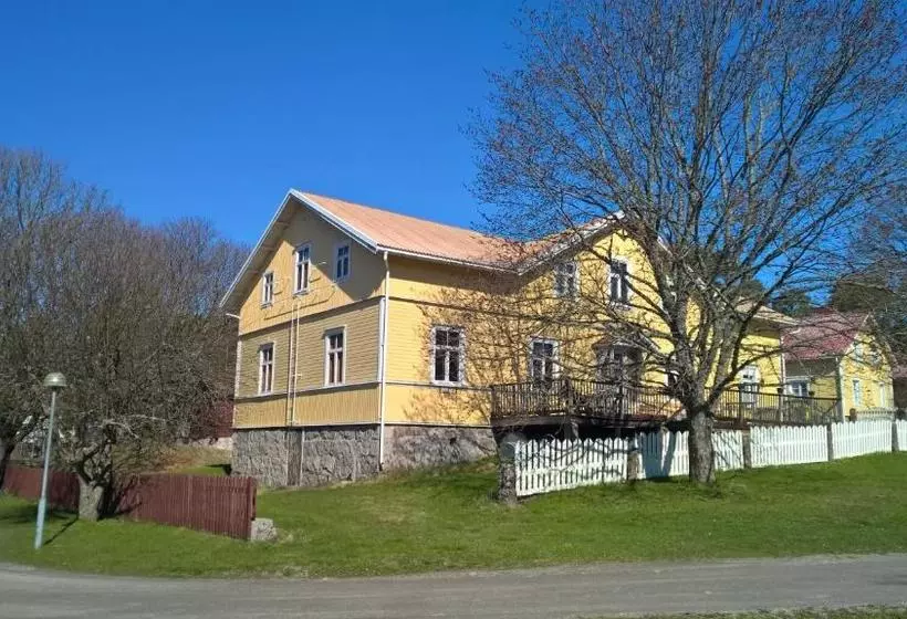 Retkeilymaja Majatalo Martta