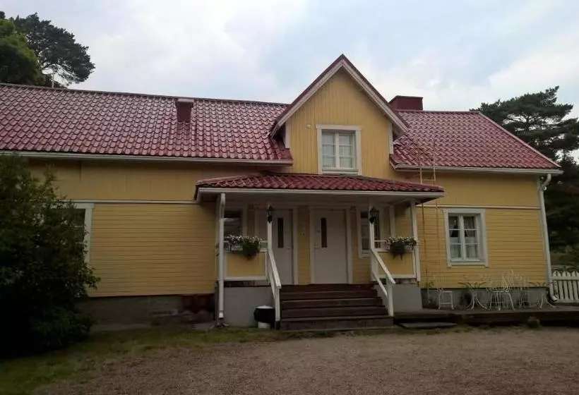Retkeilymaja Majatalo Martta