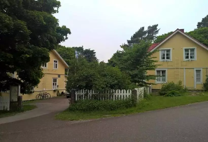 Retkeilymaja Majatalo Martta