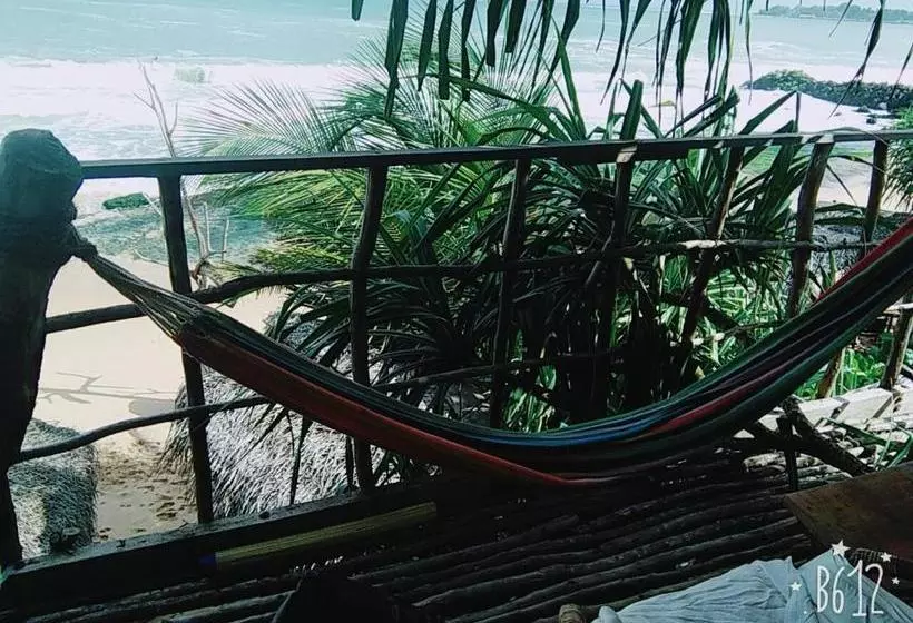 پانسیون Cinnabar Resort