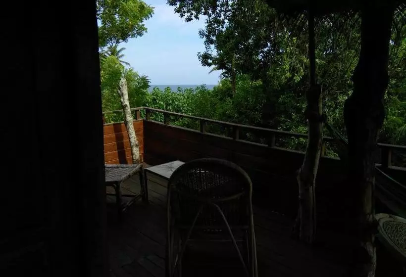 پانسیون Cinnabar Resort