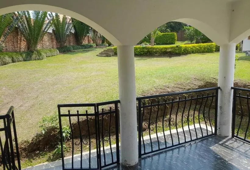 پانسیون Maasai Villa Backpackers Home