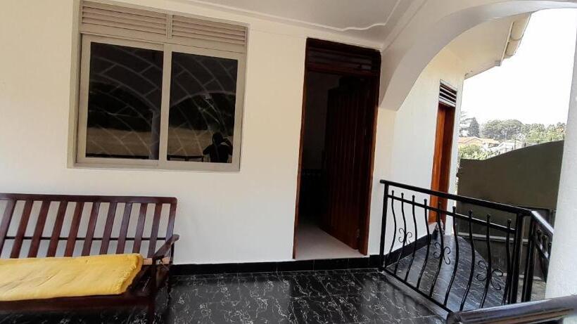 پانسیون Maasai Villa Backpackers Home