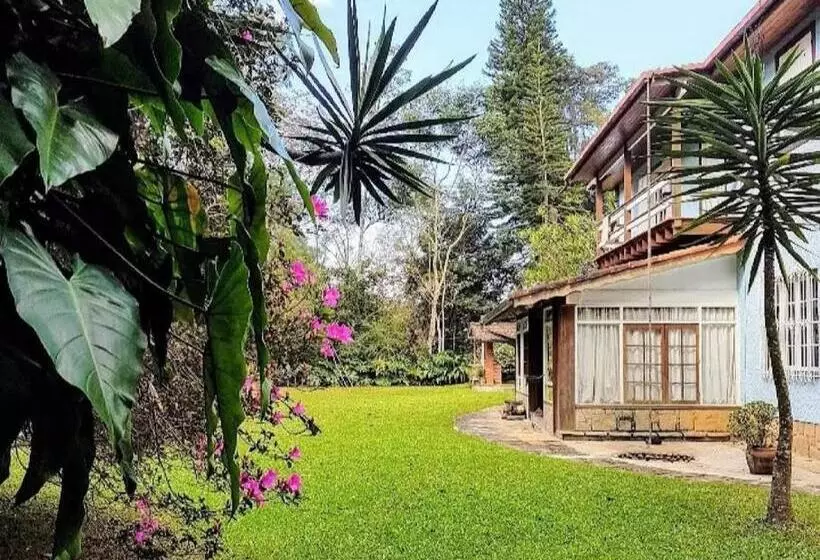 ペンション Pousada Pinati