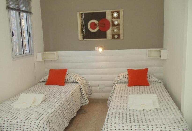 هاستل Dandy Suites