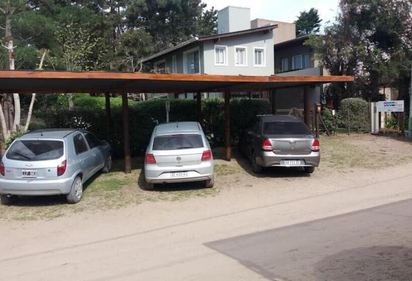 هاستل Dandy Suites