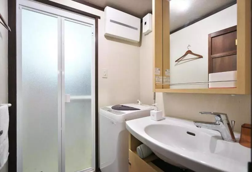 Majatalo Kanazawa Guest House East Mountain