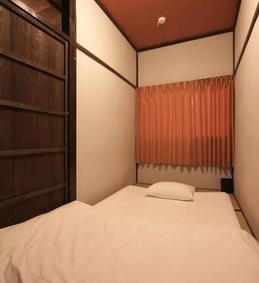 Majatalo Kanazawa Guest House East Mountain