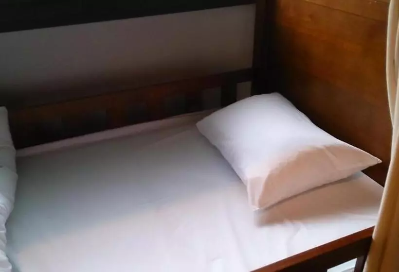 Majatalo Kanazawa Guest House East Mountain