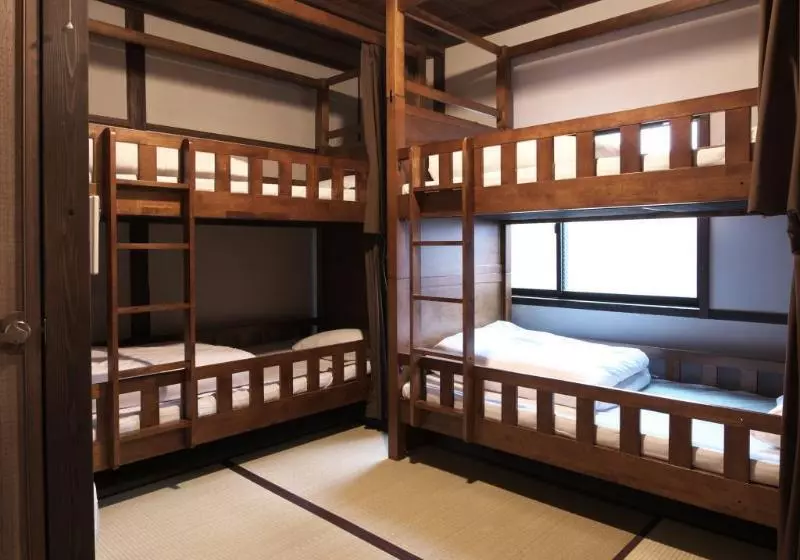 Majatalo Kanazawa Guest House East Mountain