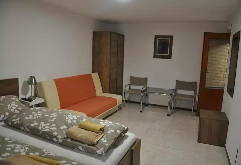 Majatalo Penzion Kimex