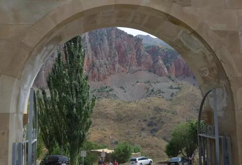 پانسیون Shushan Guest House