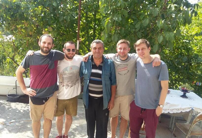 پانسیون Shushan Guest House