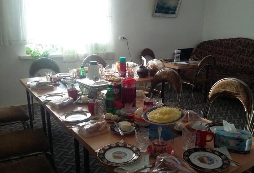 پانسیون Shushan Guest House