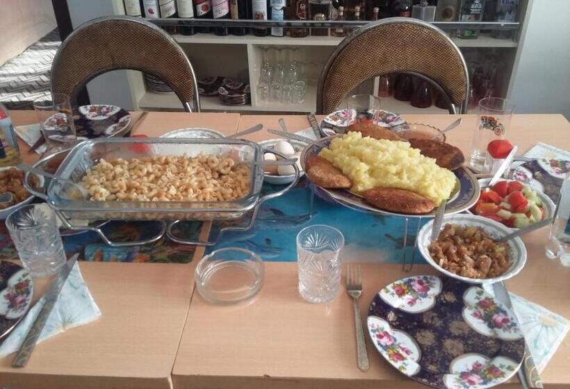 پانسیون Shushan Guest House