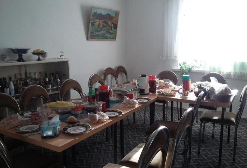 پانسیون Shushan Guest House