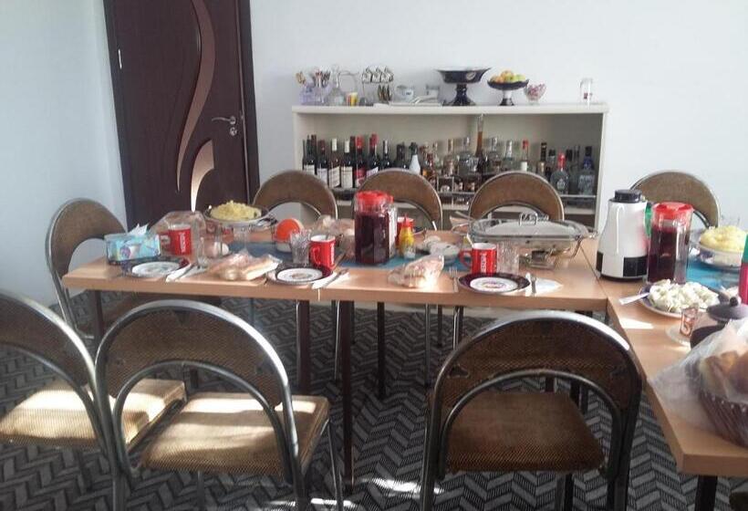 پانسیون Shushan Guest House