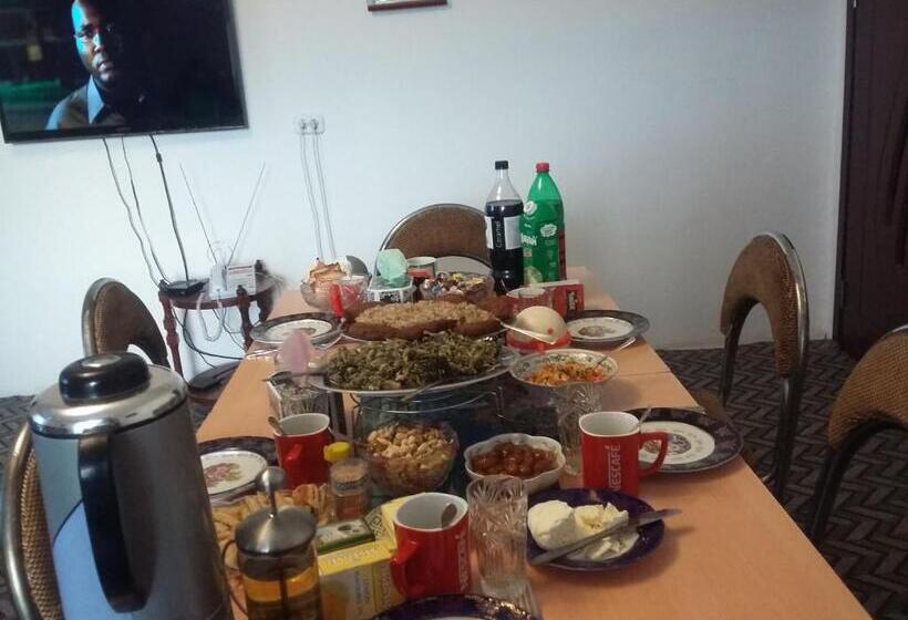 پانسیون Shushan Guest House