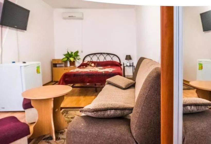 هاستل Guest House Naazove