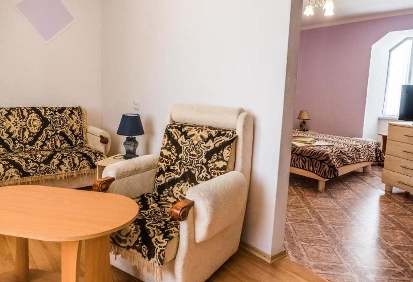 旅馆 Guest House Naazove