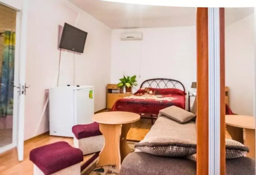 هاستل Guest House Naazove