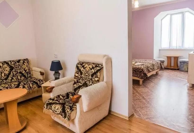 هاستل Guest House Naazove