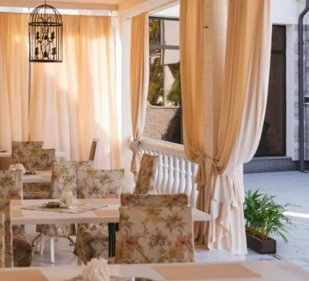 Hotelli And Restaurant Velure