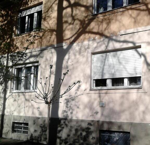 پانسیون Belvárosi Vendégház