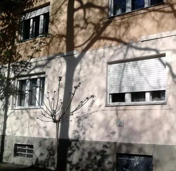 پانسیون Belvárosi Vendégház
