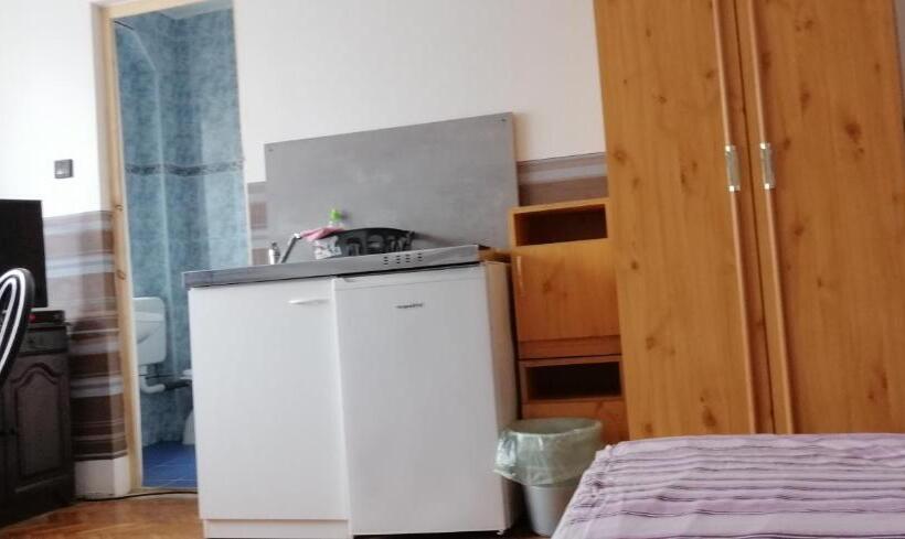 پانسیون Belvárosi Vendégház