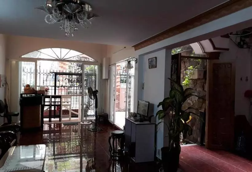 پانسیون Miss Loi Guest House