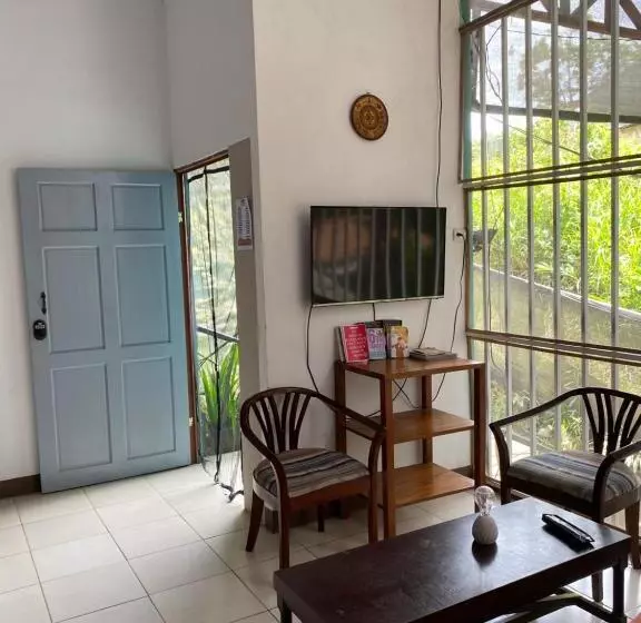 Blue Morpho House B&b