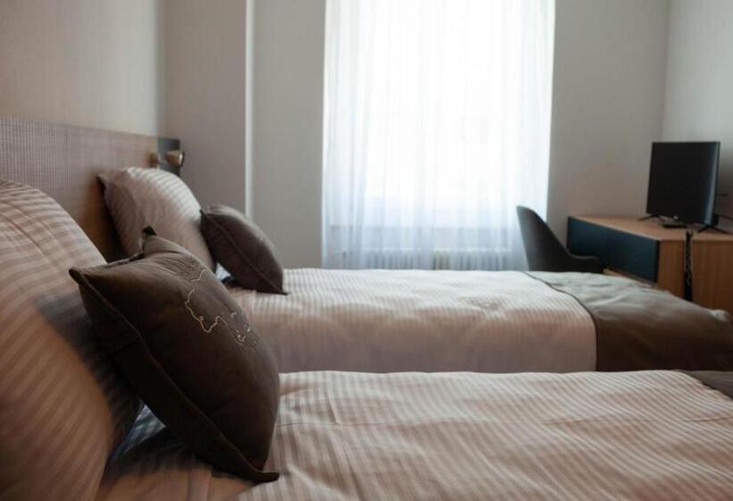 بنسيون Hôtel De L Ours