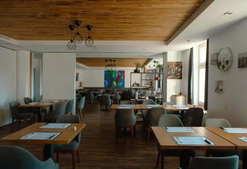 پانسیون Hôtel De L Ours