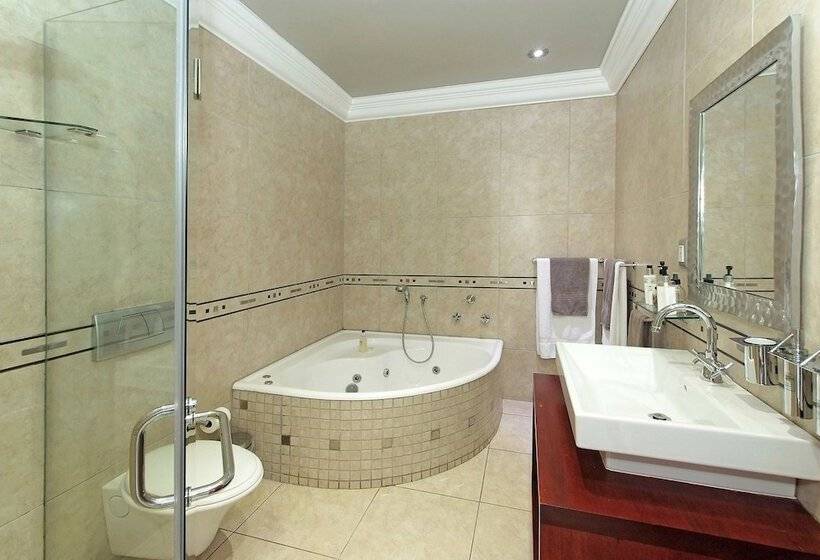 פנסיון Ushaka Manor Guest House