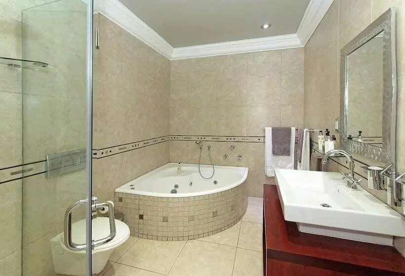 Majatalo Ushaka Manor Guest House