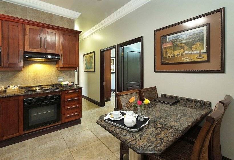 פנסיון Ushaka Manor Guest House