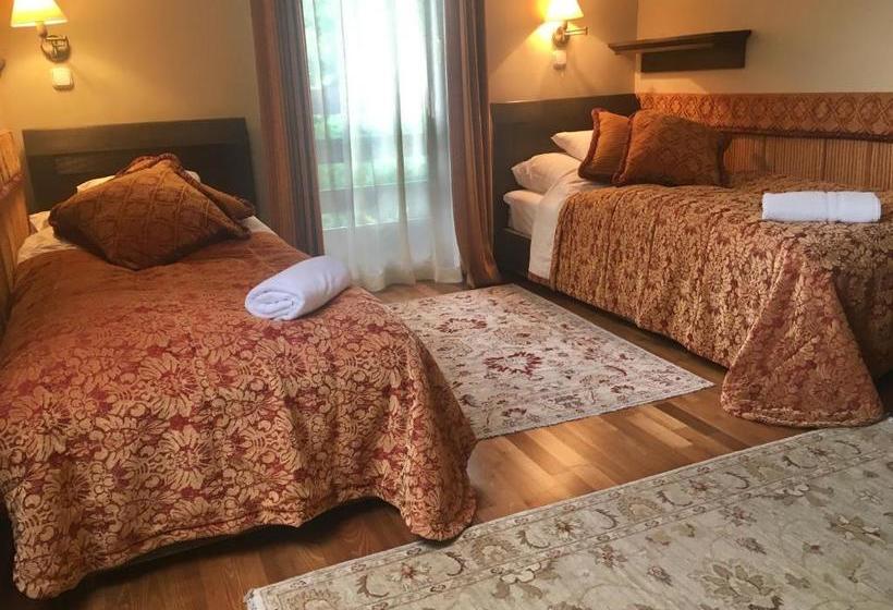 بنسيون Ház Az Erdő Szélén