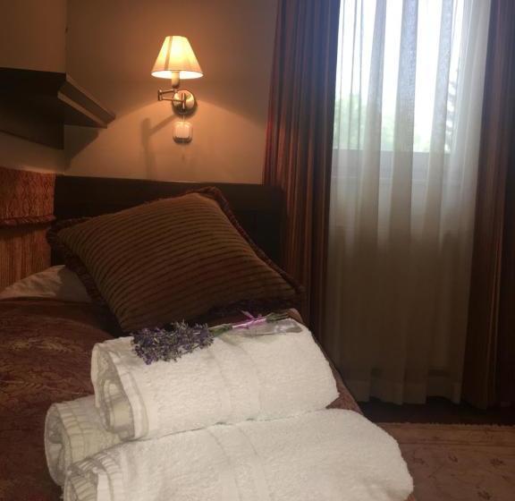 بنسيون Ház Az Erdő Szélén