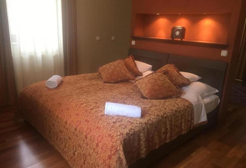 بنسيون Ház Az Erdő Szélén