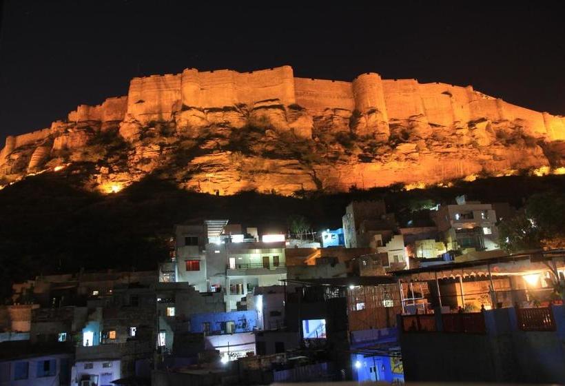 Pensão Tanu S Homestay