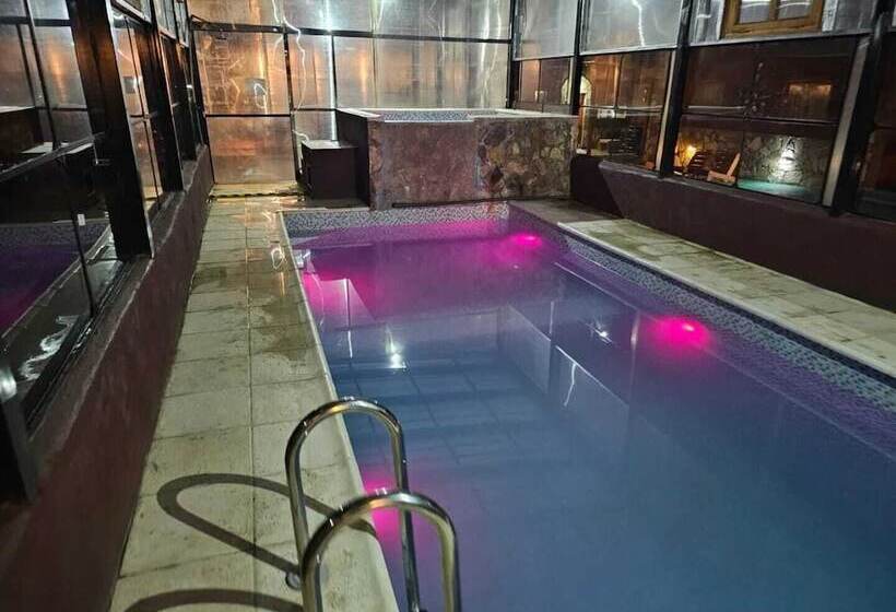 הוסטל La Comarca